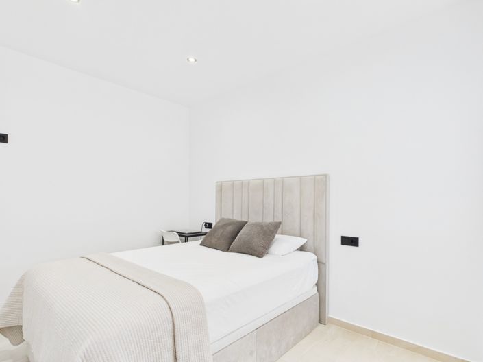 Image No.37-2 Bed Apartment for sale