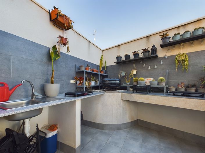 Image No.19-3 Bed Villa for sale