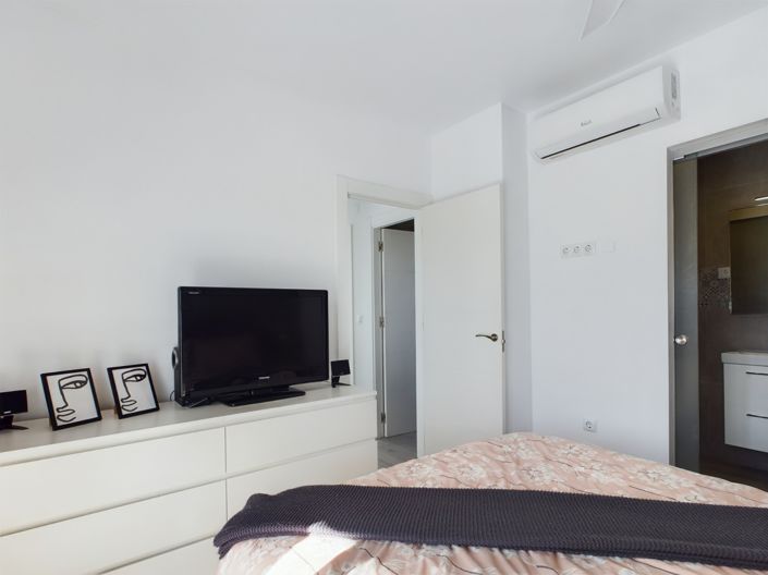 Image No.54-3 Bed Villa for sale