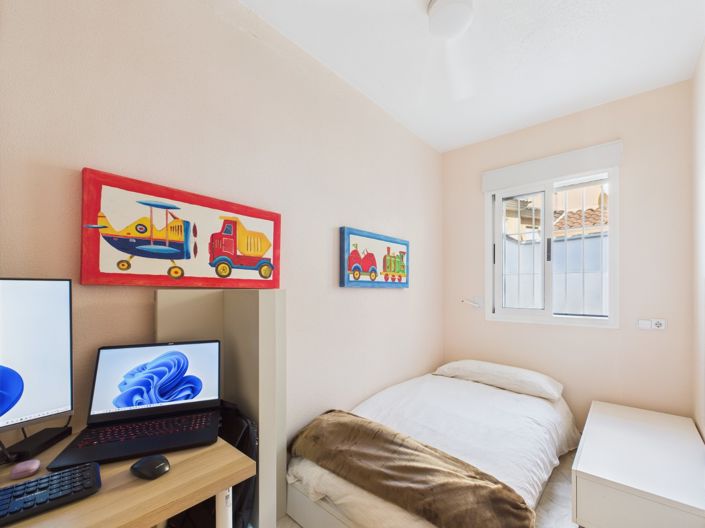 Image No.13-3 Bed Townhouse for sale