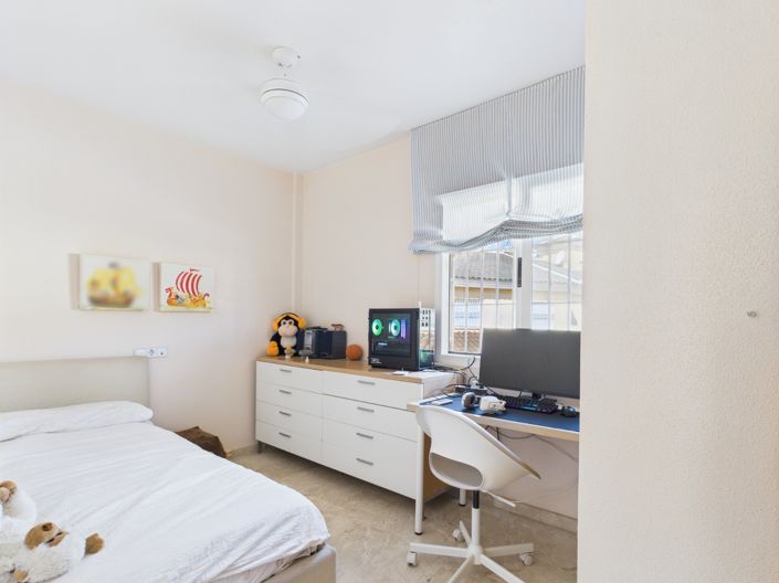 Image No.17-3 Bed Townhouse for sale