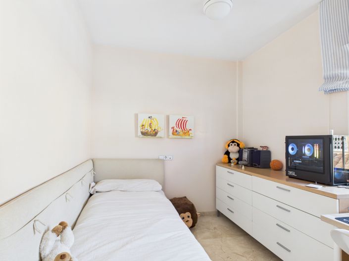 Image No.18-3 Bed Townhouse for sale