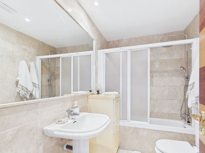 Image No.22-3 Bed Townhouse for sale