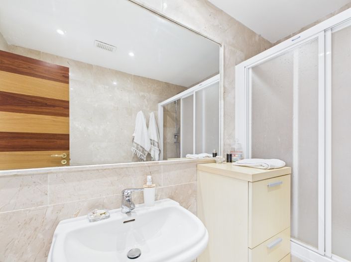 Image No.24-3 Bed Townhouse for sale