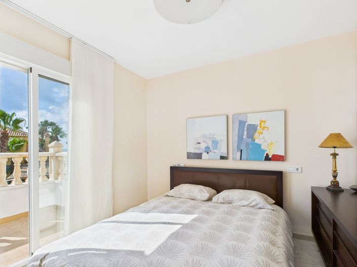 Image No.25-3 Bed Townhouse for sale