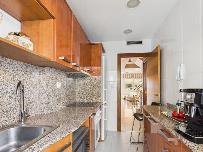 Image No.3-3 Bed Townhouse for sale