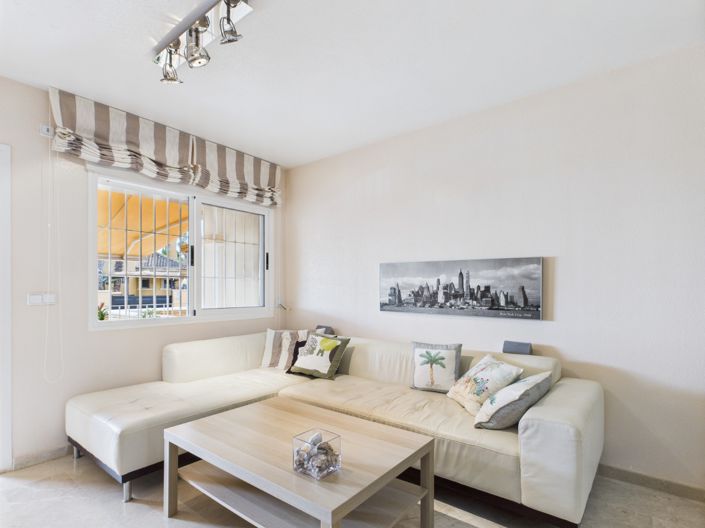 Image No.30-3 Bed Townhouse for sale