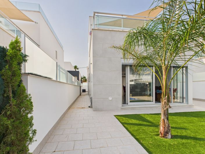 Image No.8-3 Bed Villa for sale