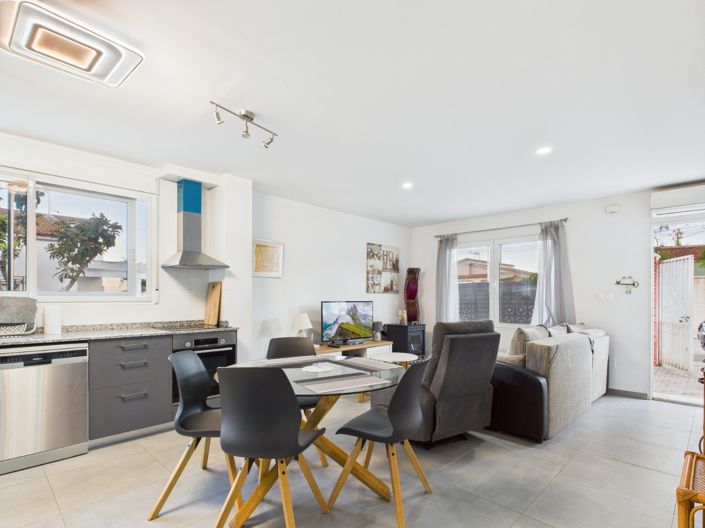 Image No.12-2 Bed Villa for sale