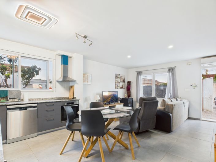 Image No.16-2 Bed Villa for sale