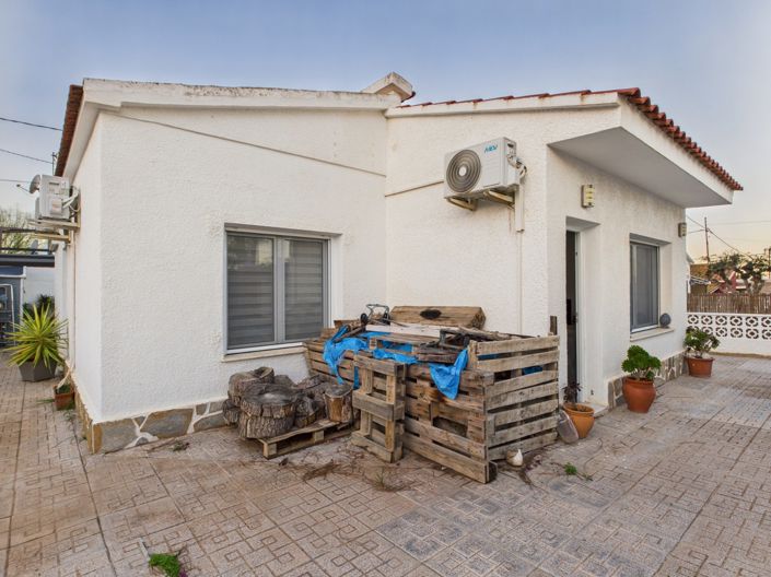 Image No.28-2 Bed Villa for sale