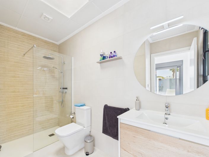 Image No.19-3 Bed Villa for sale