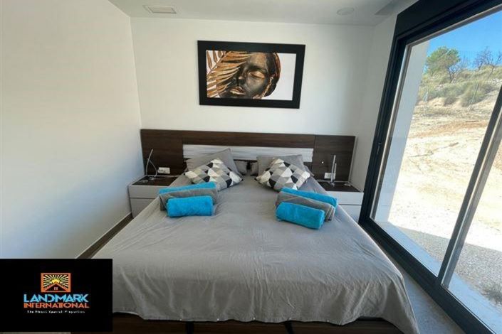 Image No.12-5 Bed Villa for sale