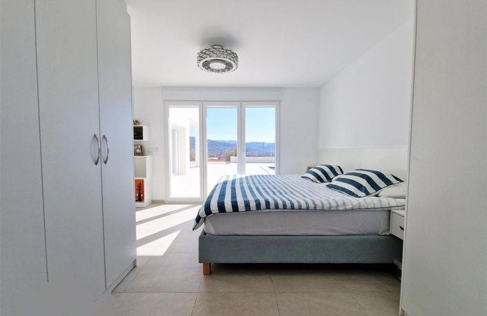 Image No.5-3 Bed Villa for sale