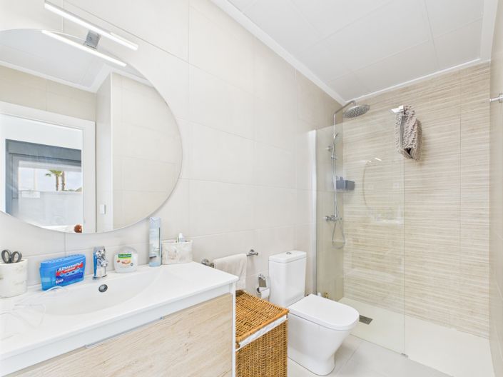 Image No.10-3 Bed Villa for sale