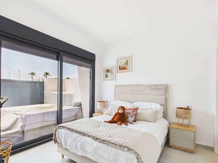 Image No.9-3 Bed Villa for sale