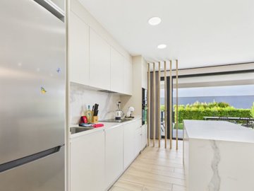 o1j4b8uj8b12m1211dhr638tdr2t