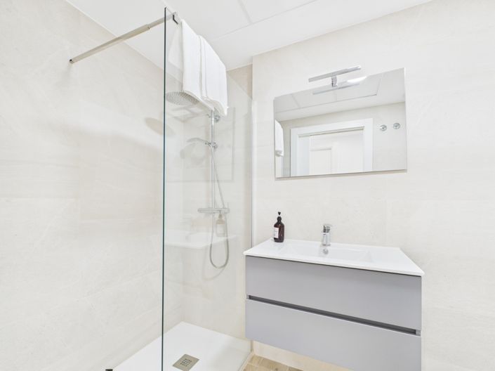 Image No.32-2 Bed Apartment for sale