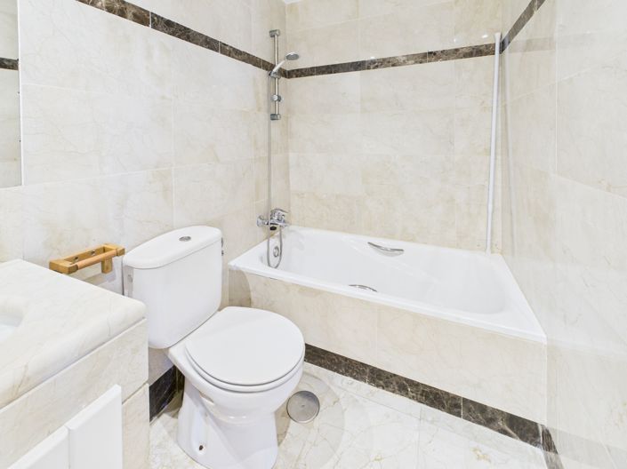 Image No.11-3 Bed Apartment for sale