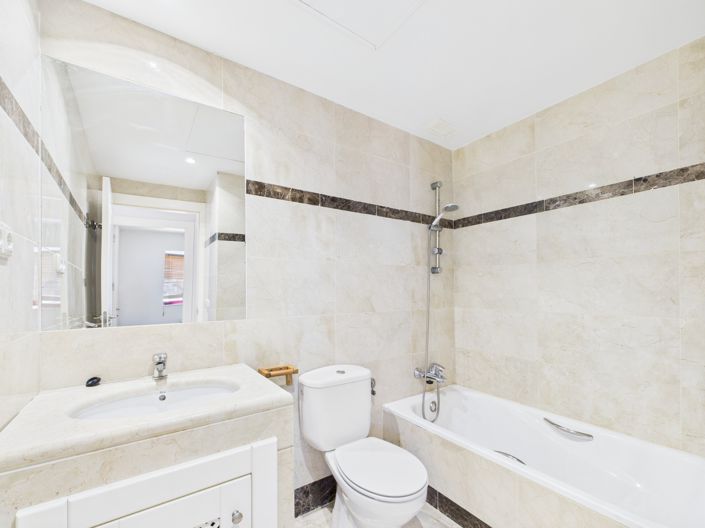 Image No.12-3 Bed Apartment for sale