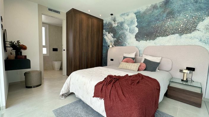 Image No.19-3 Bed Property for sale