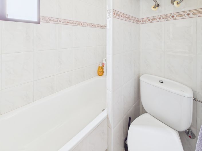 Image No.12-2 Bed Townhouse for sale