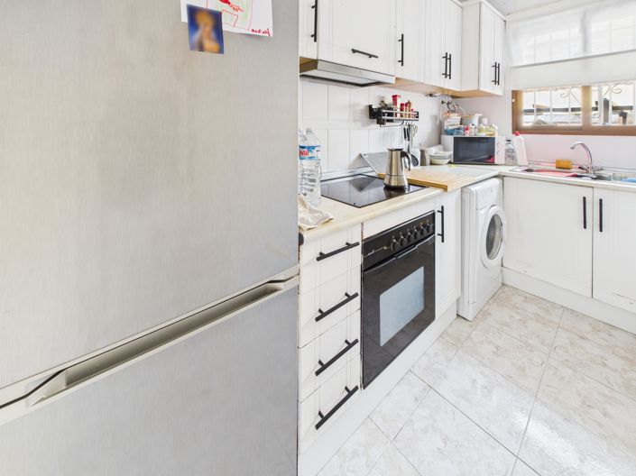 Image No.18-2 Bed Townhouse for sale