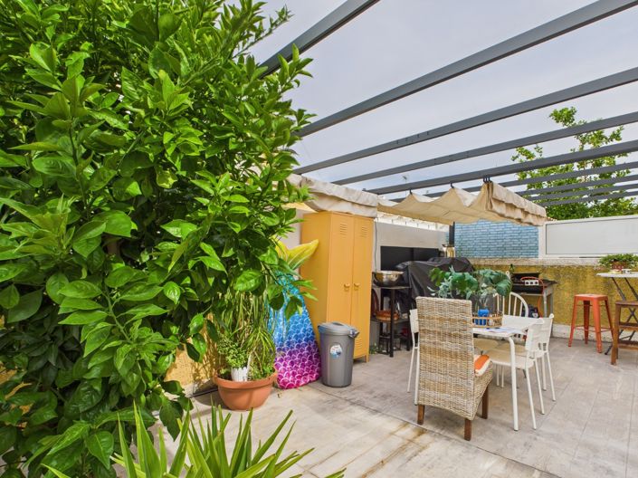 Image No.20-2 Bed Townhouse for sale