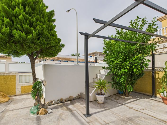 Image No.21-2 Bed Townhouse for sale