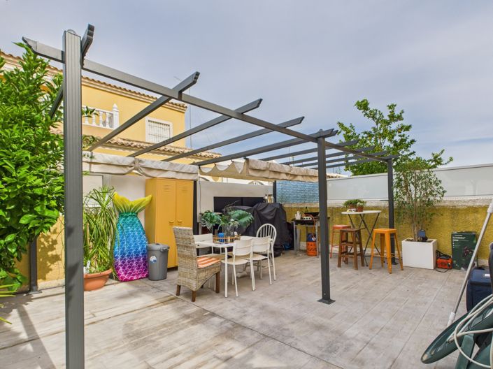 Image No.22-2 Bed Townhouse for sale