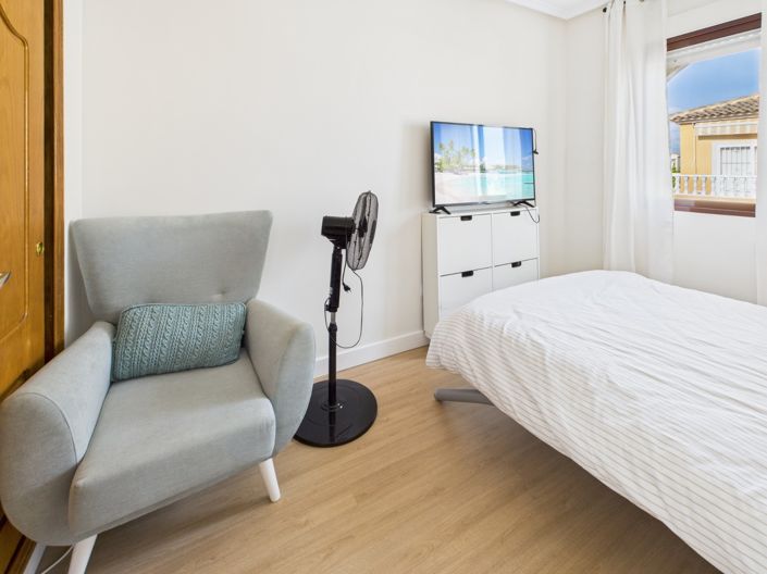 Image No.6-2 Bed Townhouse for sale