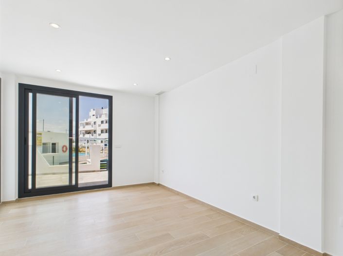 Image No.10-2 Bed Apartment for sale