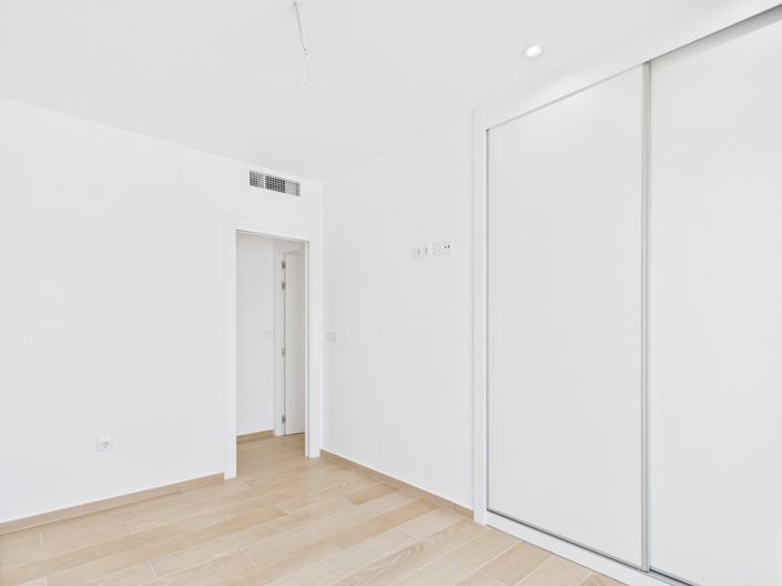 Image No.16-2 Bed Apartment for sale