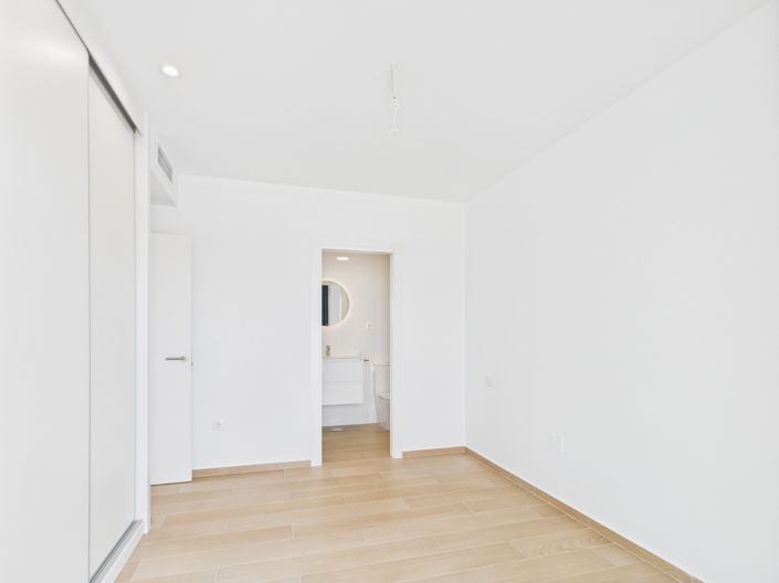 Image No.21-2 Bed Apartment for sale