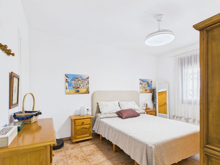 Image No.18-3 Bed Apartment for sale