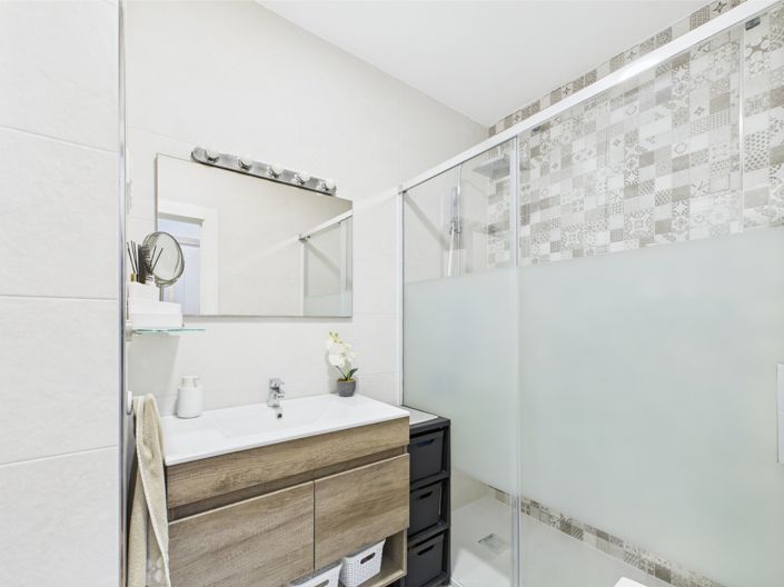 Image No.8-3 Bed Apartment for sale