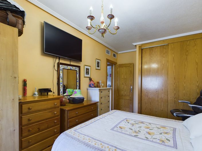 Image No.20-3 Bed Apartment for sale