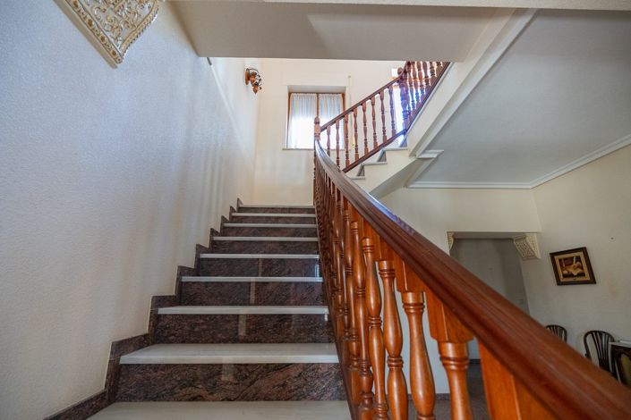 Image No.20-Villa de 6 chambres à vendre à Monóvar