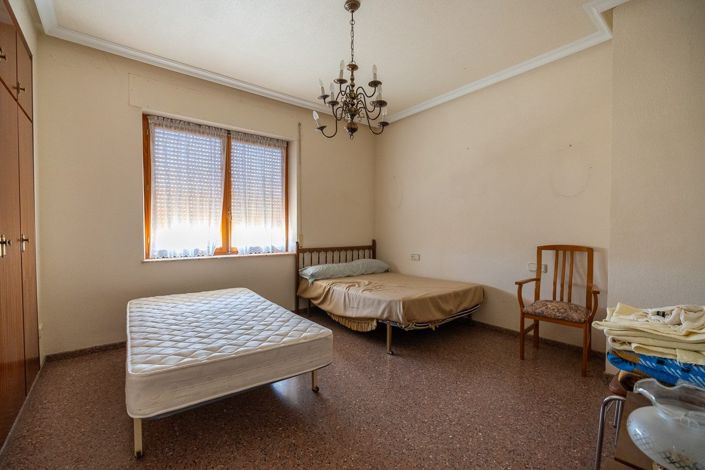 Image No.34-Villa de 6 chambres à vendre à Monóvar