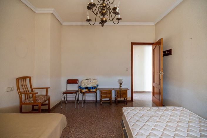 Image No.37-Villa de 6 chambres à vendre à Monóvar