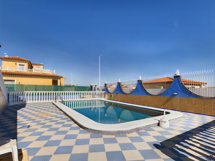 Image No.2-5 Bed Villa for sale