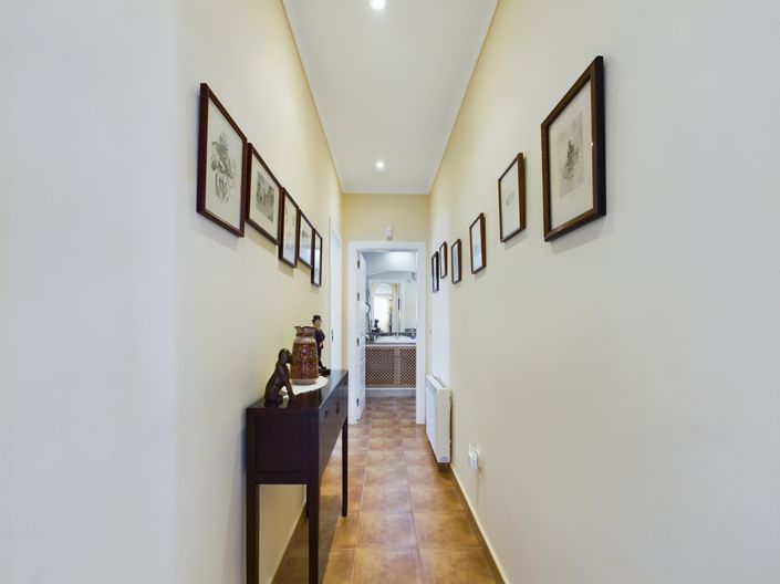 Image No.30-5 Bed Villa for sale