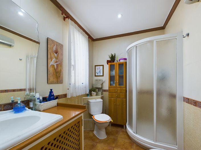 Image No.41-5 Bed Villa for sale