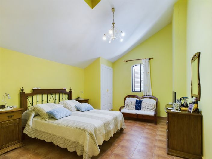 Image No.45-5 Bed Villa for sale