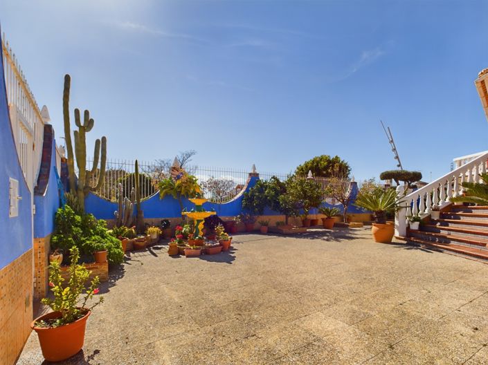 Image No.9-5 Bed Villa for sale