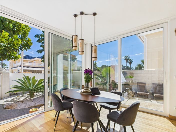 Image No.17-4 Bed Villa for sale