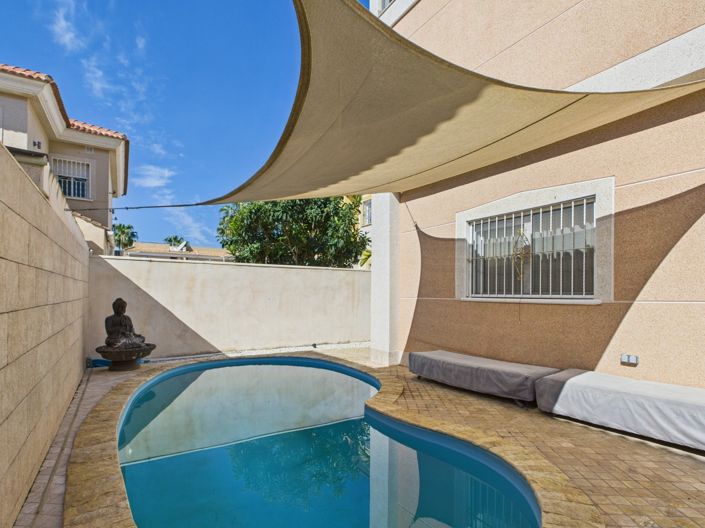 Image No.2-4 Bed Villa for sale