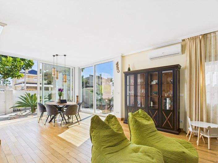 Image No.23-4 Bed Villa for sale