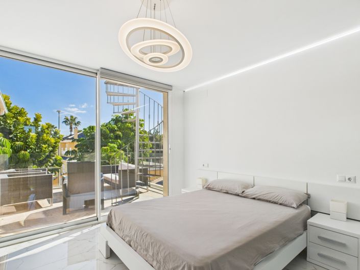 Image No.44-4 Bed Villa for sale