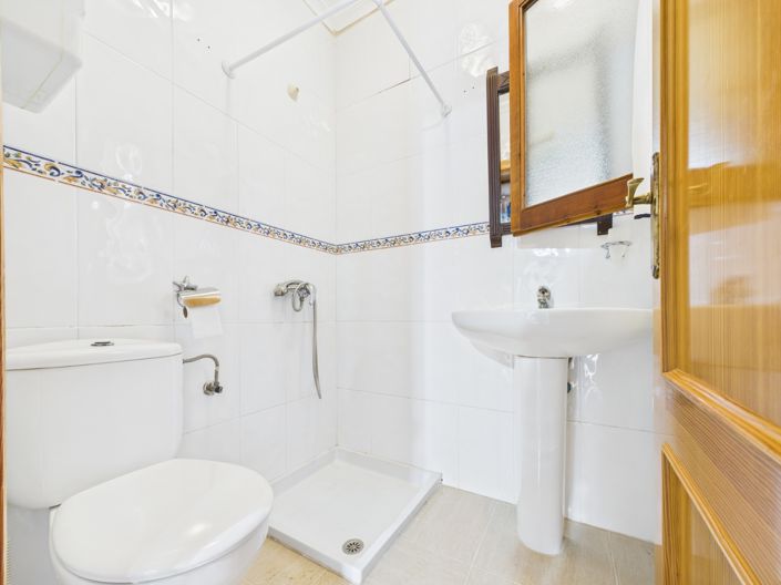 Image No.15-4 Bed Townhouse for sale